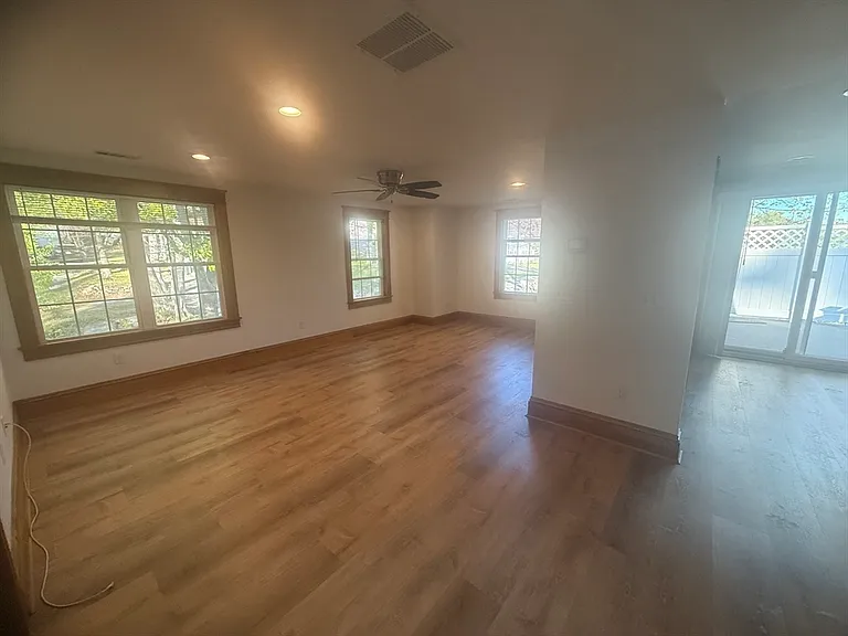 35B Beach St #B — Photo 7