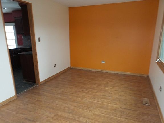 4th image of 13029 Buttercup Ct