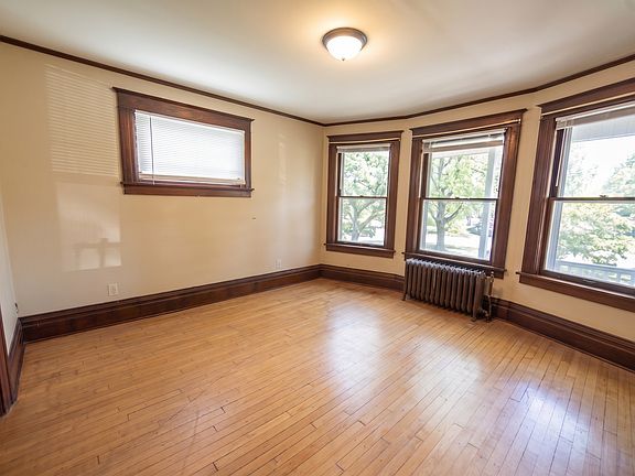 4th image of 120 N Franklin St #2