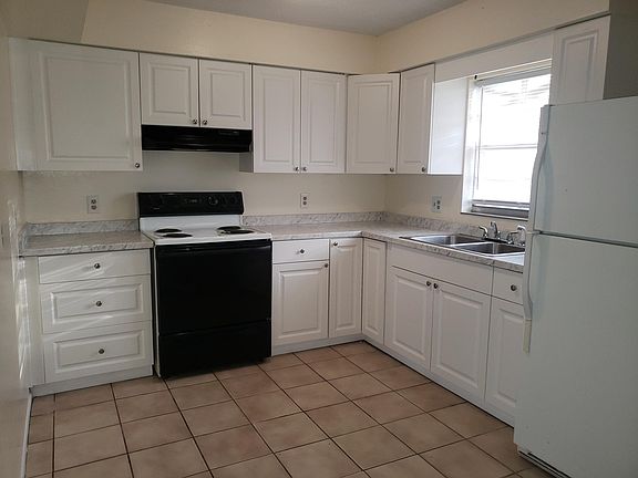 2nd image of 414 Pleasant Ave #A/b