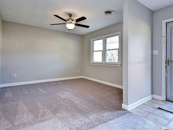 4th image of 107 Old Colonial Dr