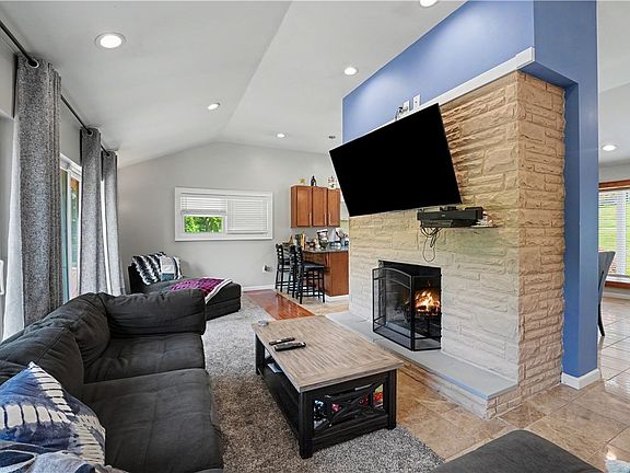 5th image of 3466 Ridgewood Dr