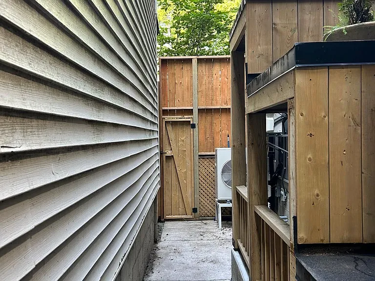 100 Morse St #B — Photo 2