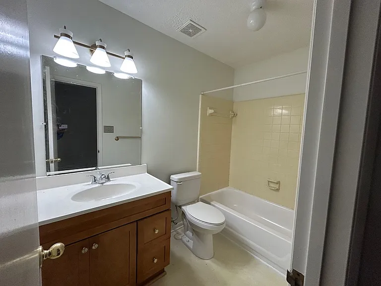 3112 Avondale Ct — Photo 10