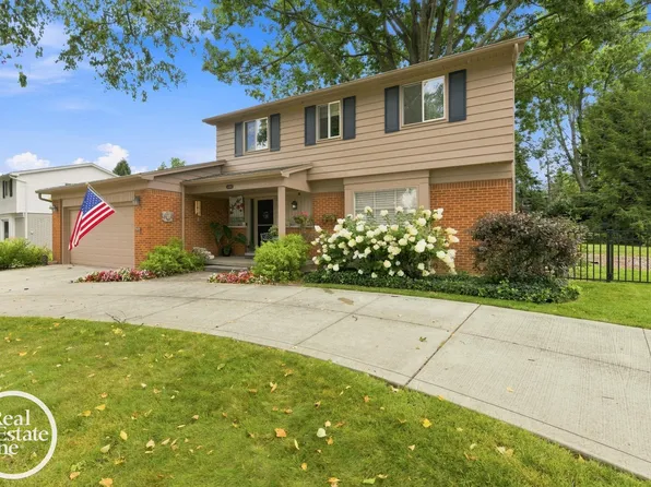 38308 Hidden Ln, Clinton Township, MI 48036
