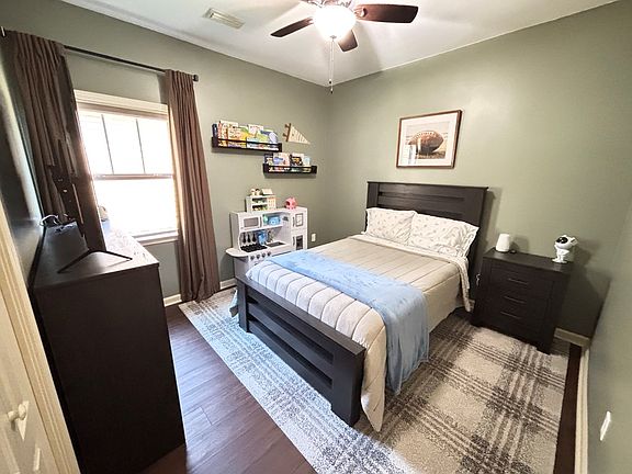 3rd image of 102 Gwinnett Pl