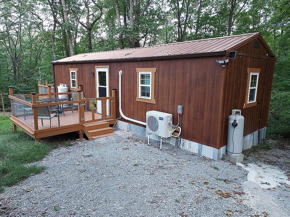 Custom finished main cabin 