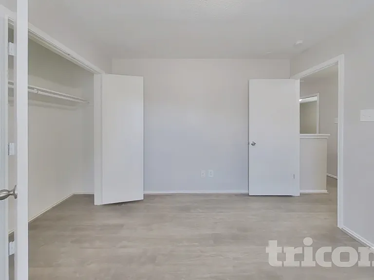 12402 Grossmount Dr — Photo 15