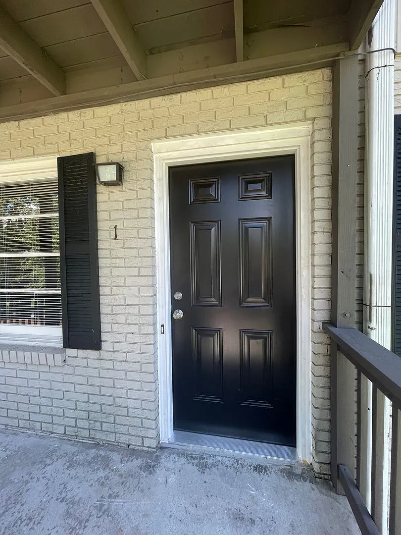 Newly Renovated 3 Bedroom Apartment in Clemson! — Photo 2