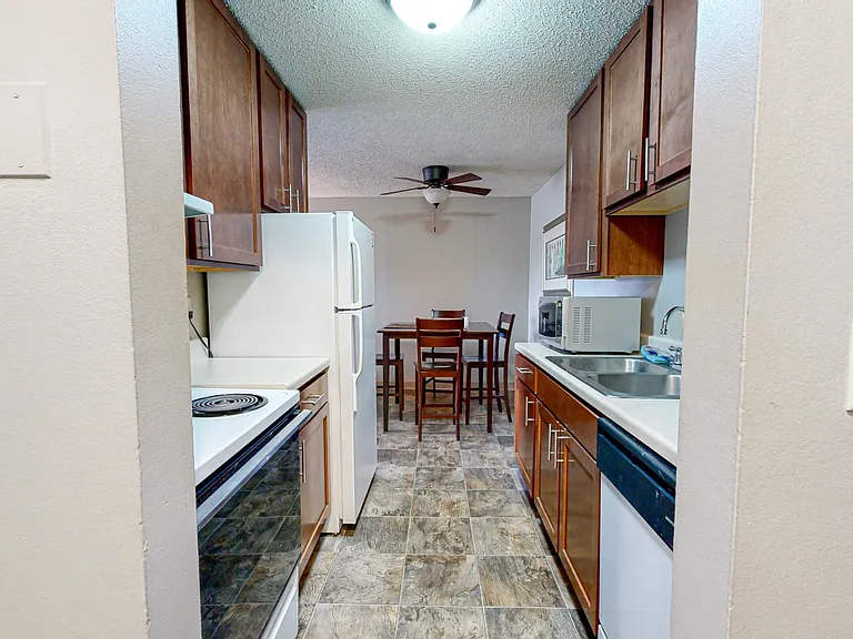 Shoreview Grand — Photo 49