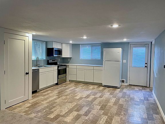 New kitchen & dining area