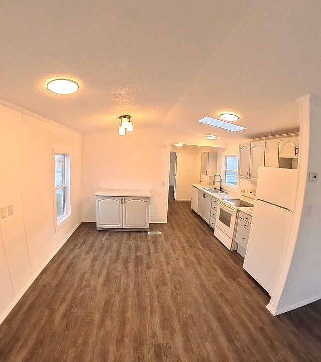 1st image of 22 Meadowlark Ln