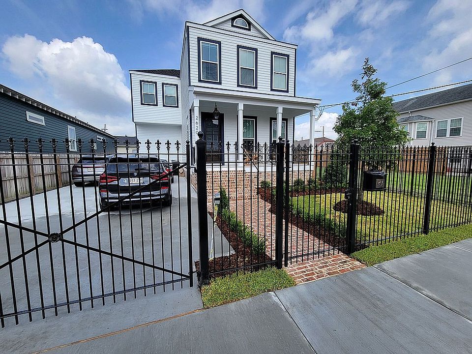 1st image of 2620 Peniston St