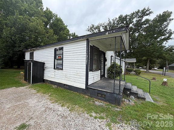 4th image of 609 Clarinda St