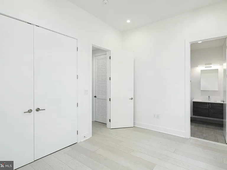 142R S Front St — Photo 22