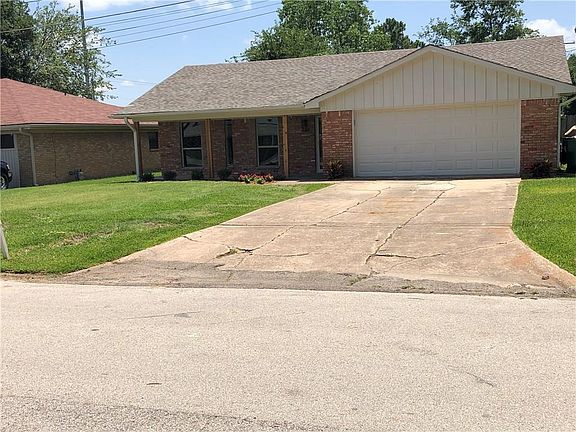 3rd image of 2405 Hillcrest Ave