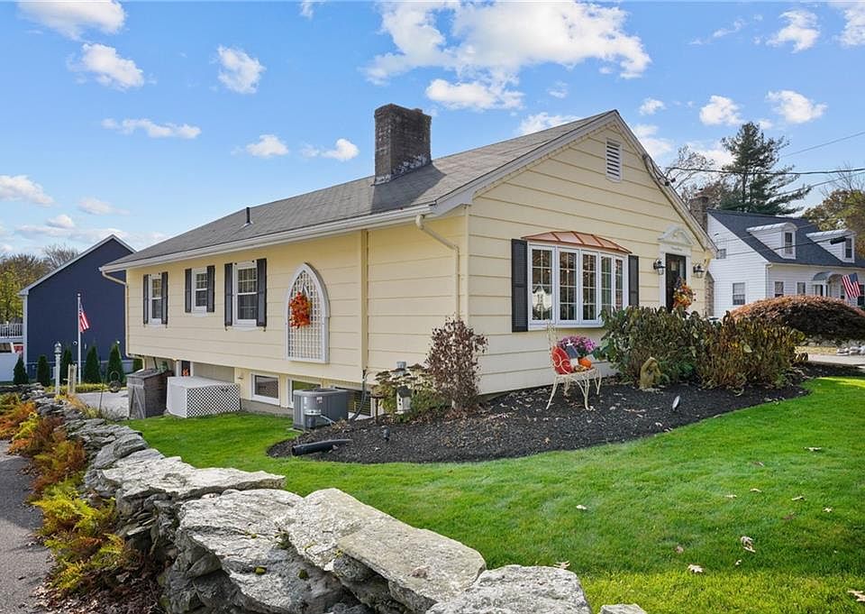 76 Pound Hill Rd, North Smithfield, RI 02896 Zillow
