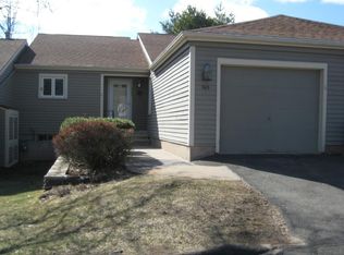 363 Lakeview Dr #363, Southington, CT 06489
