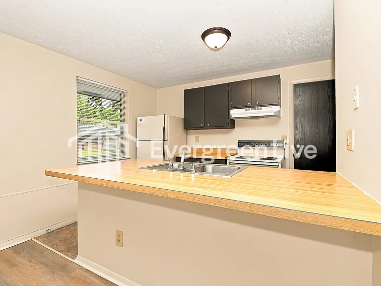 8127 Mount Charles Dr — Photo 7