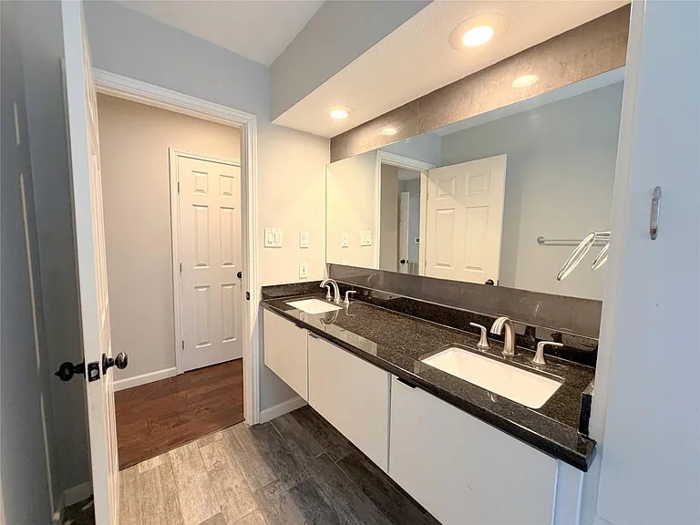 5019 Yarwell Dr — Photo 27