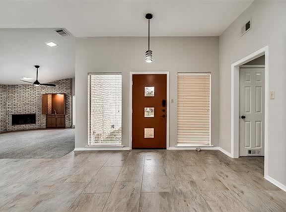 3rd image of 2901 Shalimar Dr