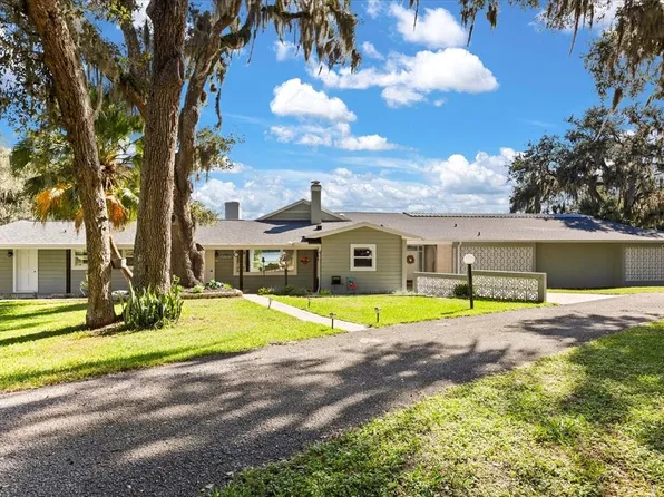 3000 Pine Grove Ln, Lady Lake, FL 32159