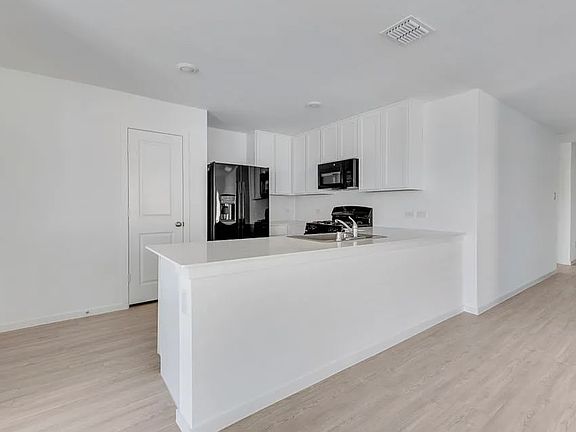 3rd image of 10025 Southwest Dr