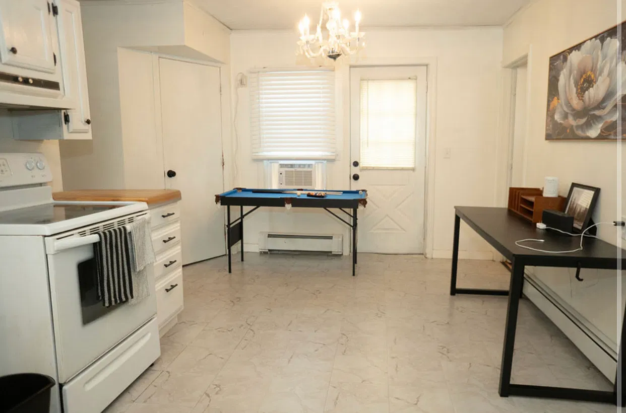 2 bed, 900 sqft, $2,000 — Photo 4
