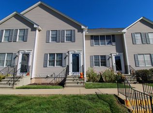 75 White Tail Ln #75, Wallingford, CT 06492