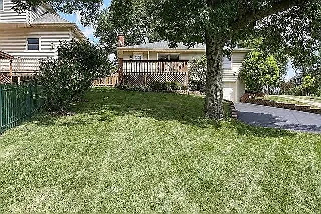 2 Tuttle Ave — Photo 1