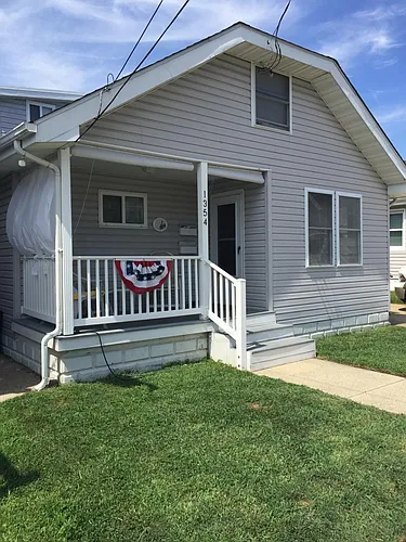 1354 Simpson Ave #1 Photo 1