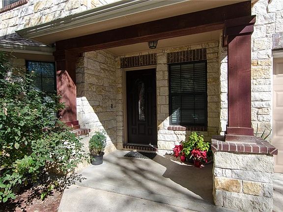 5th image of 610 Post Oak Cir
