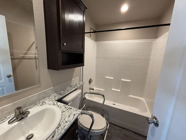 7300 N 51st Ave #63 — Photo 8