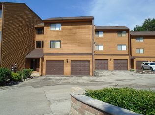9555 Arrowhead Dr APT D2, Hickory Hills, IL