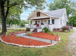 802 S 32nd St, Parsons, KS 67357