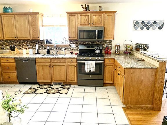 3rd image of 2980 Persimmon Dr