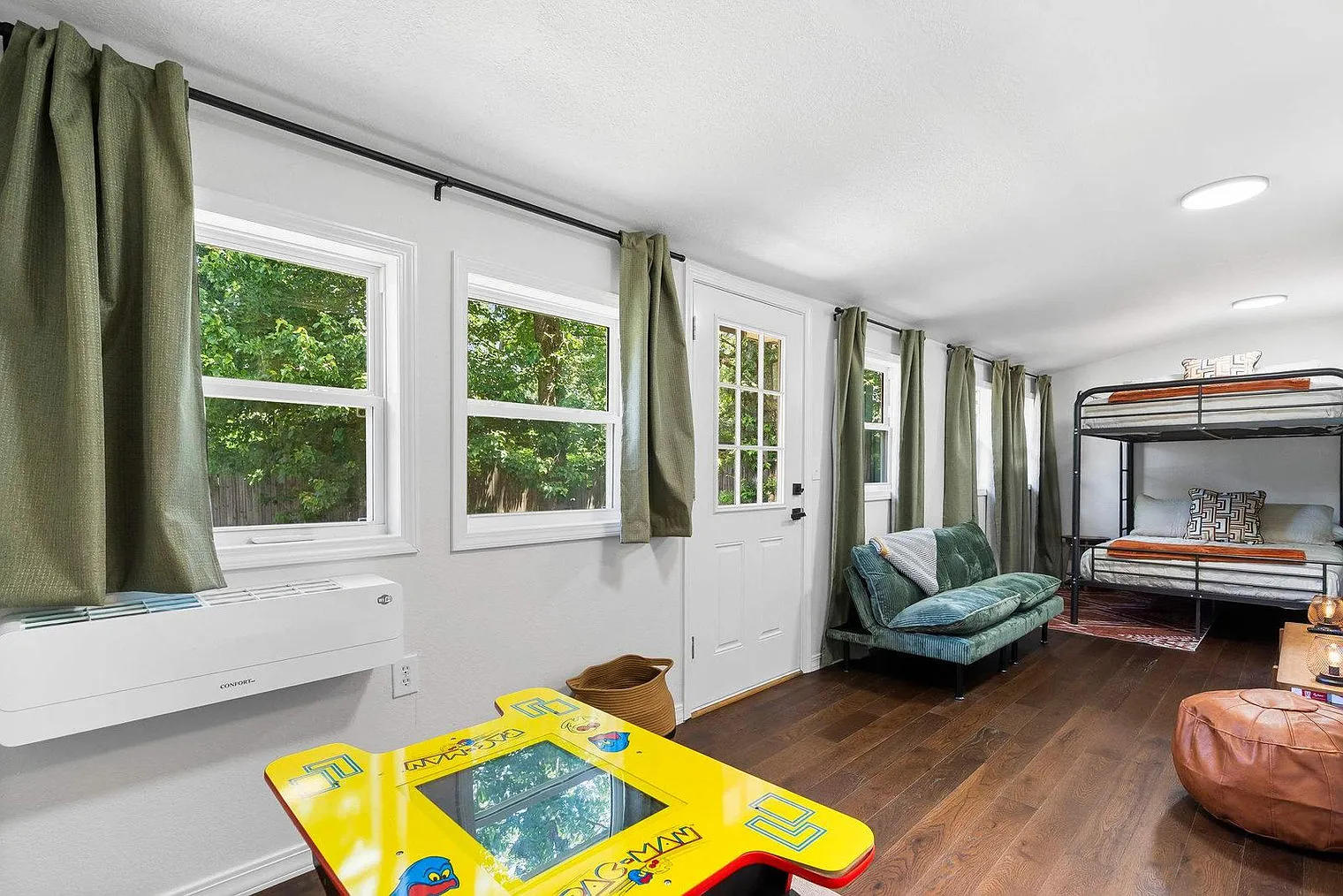 3 bed, 2.0 bath, $3,136 — Photo 4