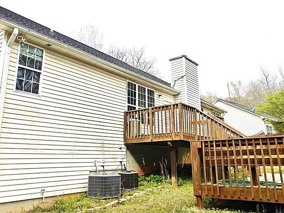 4th image of 220 Daniel Springs Ct
