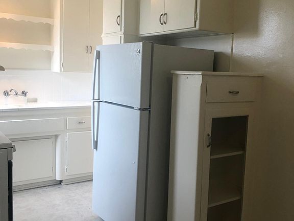 2nd image of 1227 N Crescent Heights Blvd #207