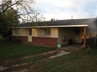 913 4th Ave SW, Gravette, AR 72736