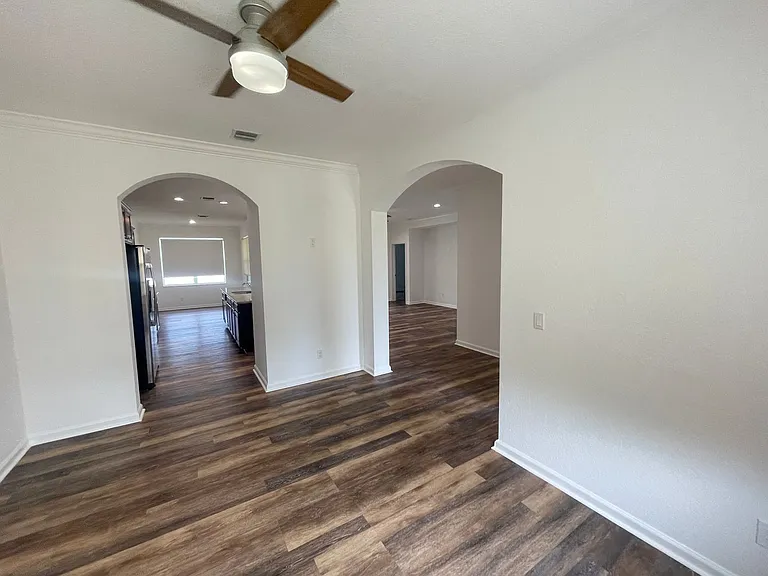 480 NW Windflower Ter — Photo 3