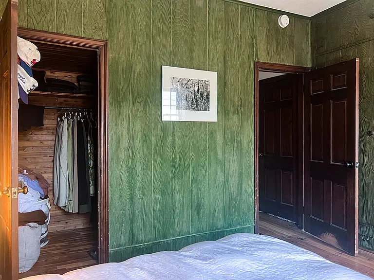 2nd floor - front bedroom