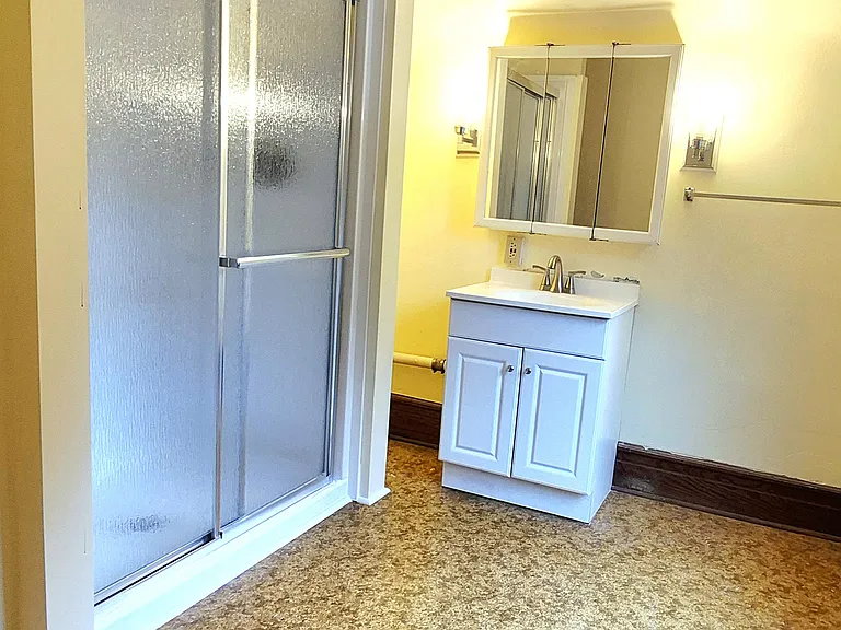 408 N Madison St — Photo 3