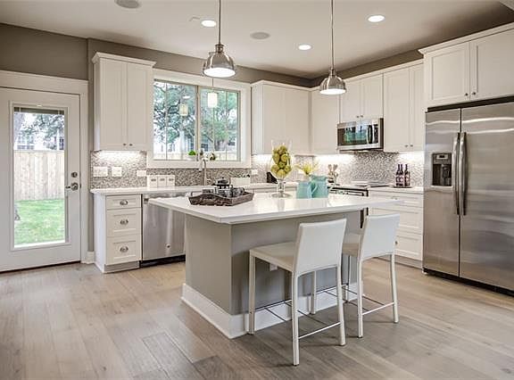 2nd image of 10208 Autumn Wood Dr