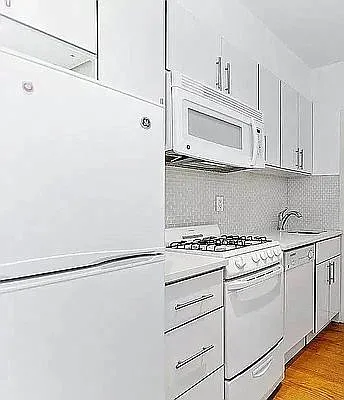 Rented by Living New York | media 3