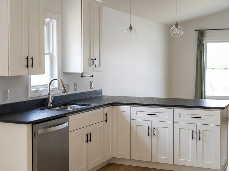 562 N Bayard Ave — Photo 35