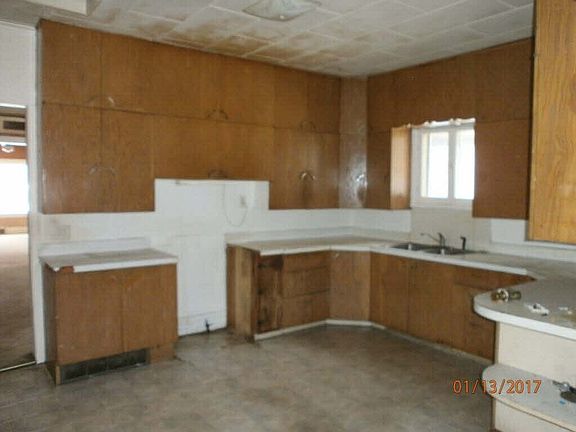 Spacious kitchen