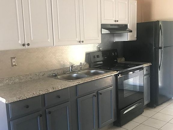 2nd image of 3523A Berkley Dr