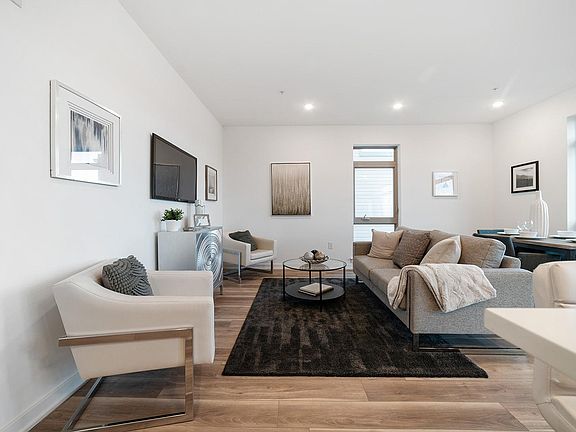 2nd image of 2033 E Lehigh Ave #3GA