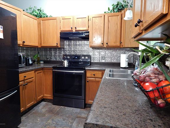 2nd image of 848 Carrier Creek Blvd NE